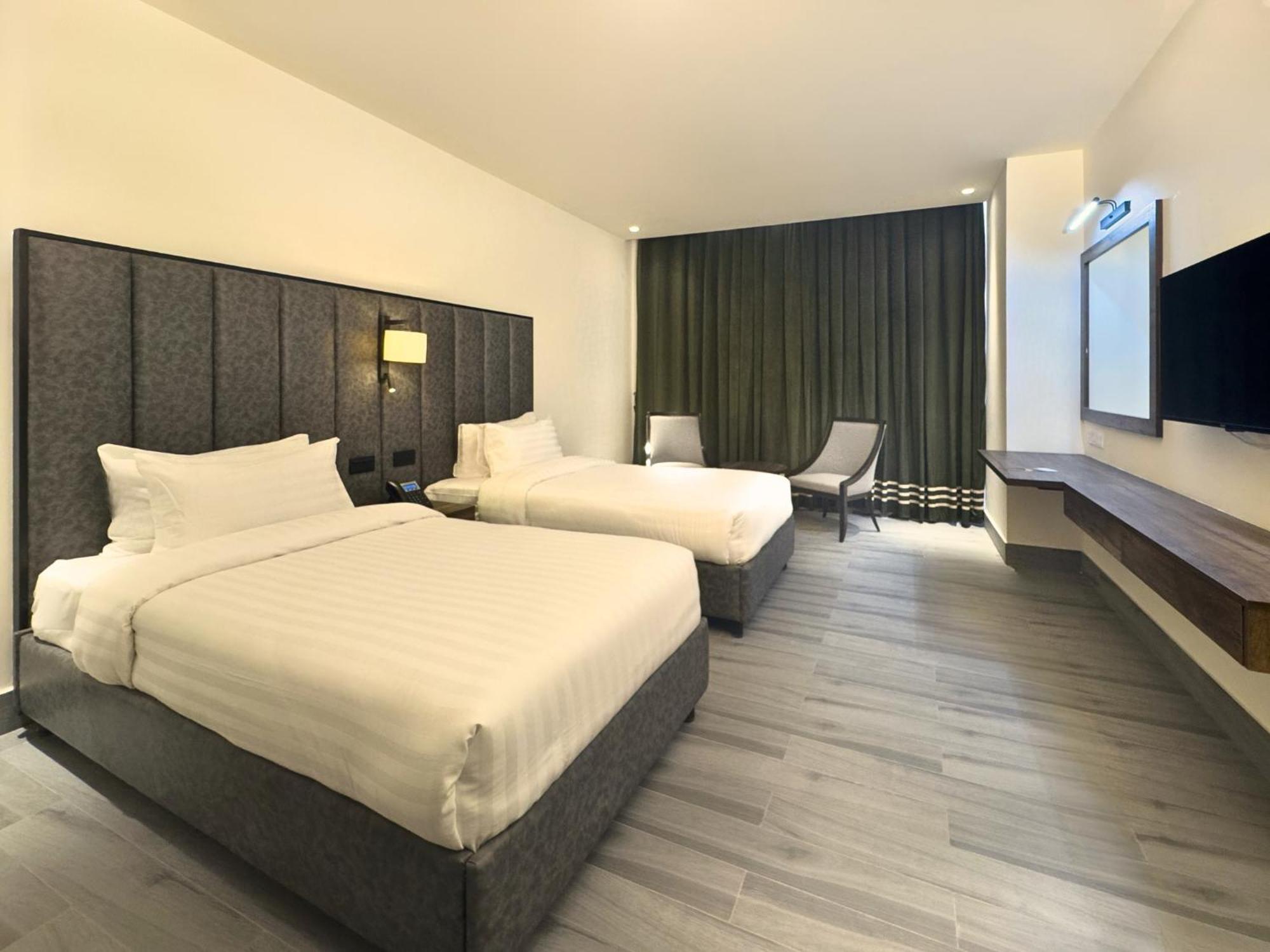 Hotel One Vogue Mall 35 ラーワルピンディー エクステリア 写真