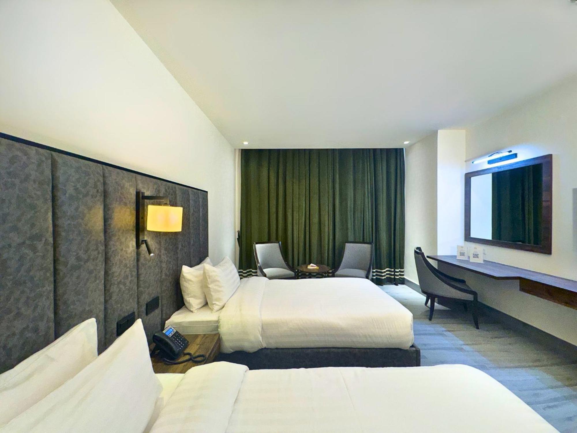 Hotel One Vogue Mall 35 ラーワルピンディー エクステリア 写真